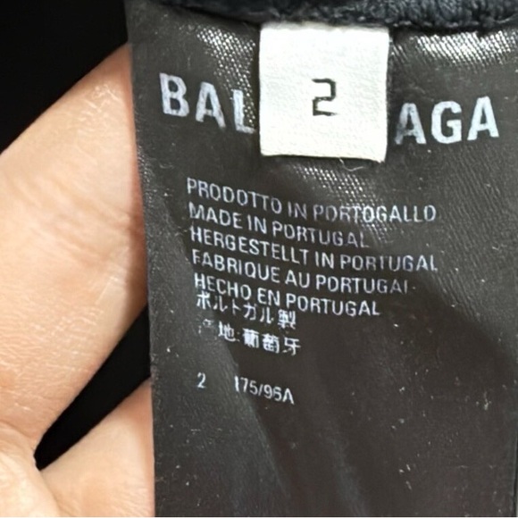 🚩steal authentic Balenciaga Black Graphic Tee - Picture 3 of 3
